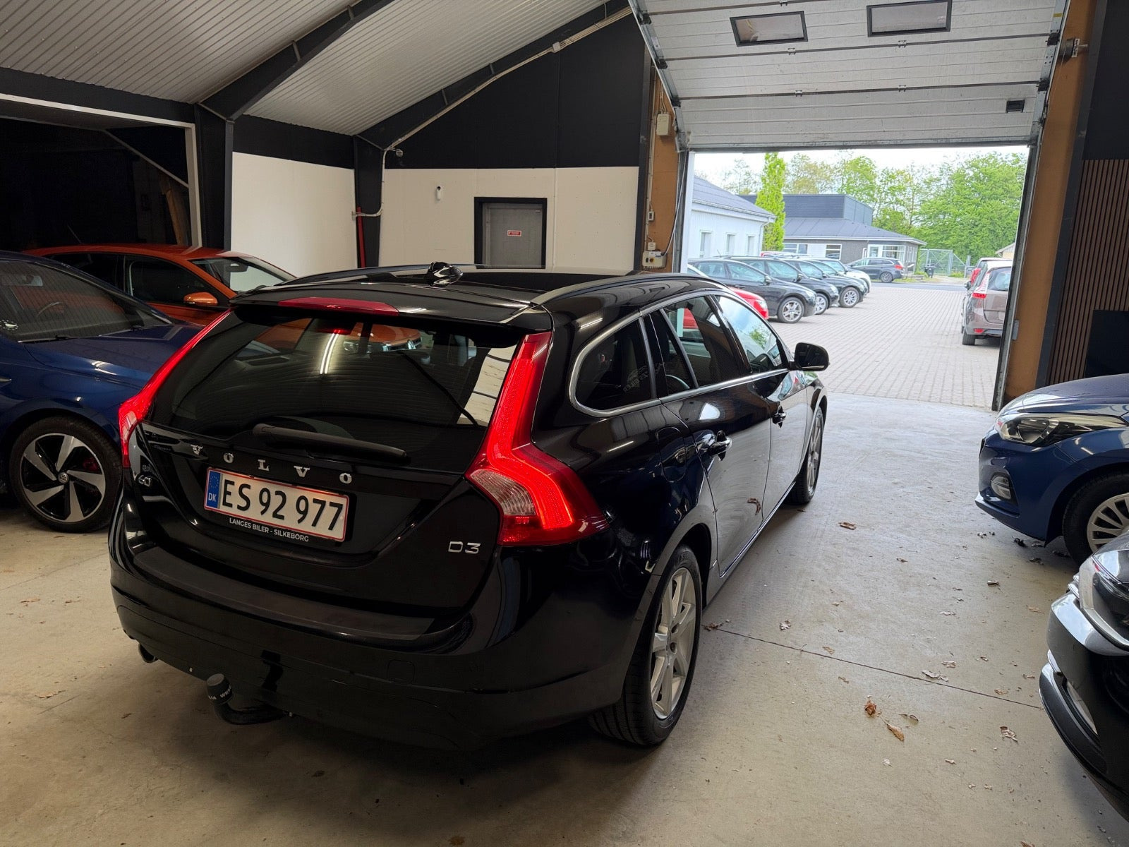 Sort Volvo V60 fra 2016