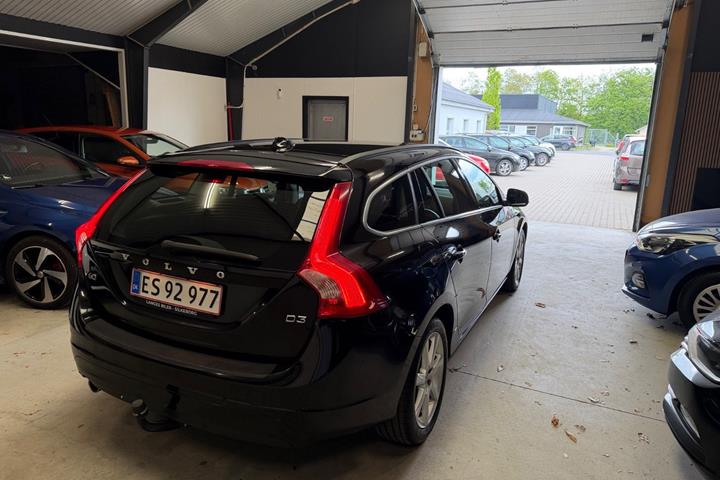 Sort Volvo V60 fra 2016