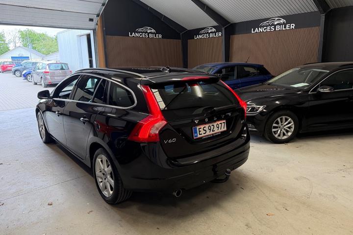 Sort Volvo V60 fra 2016