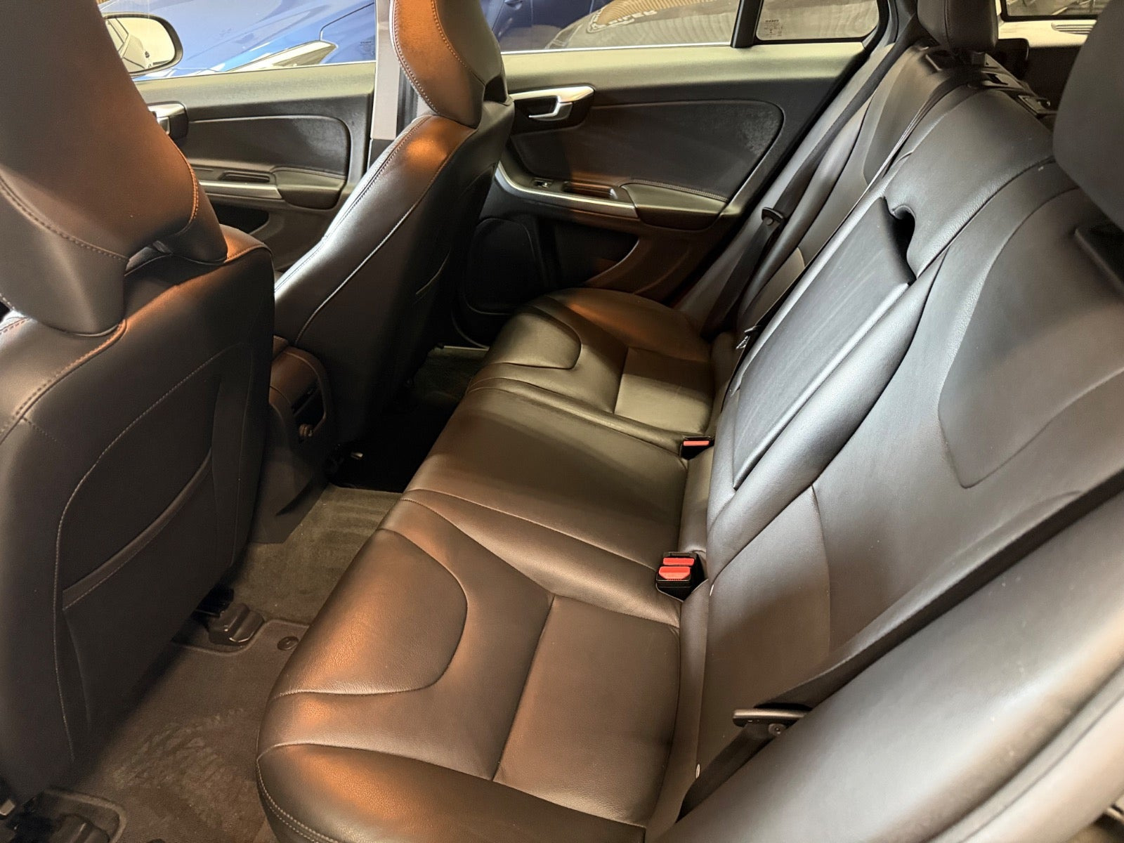 Sort Volvo V60 fra 2016