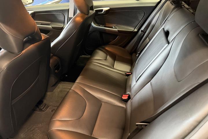 Sort Volvo V60 fra 2016