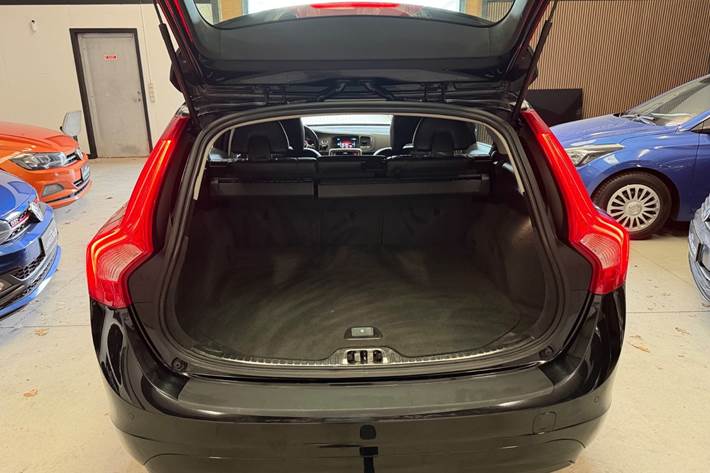 Sort Volvo V60 fra 2016
