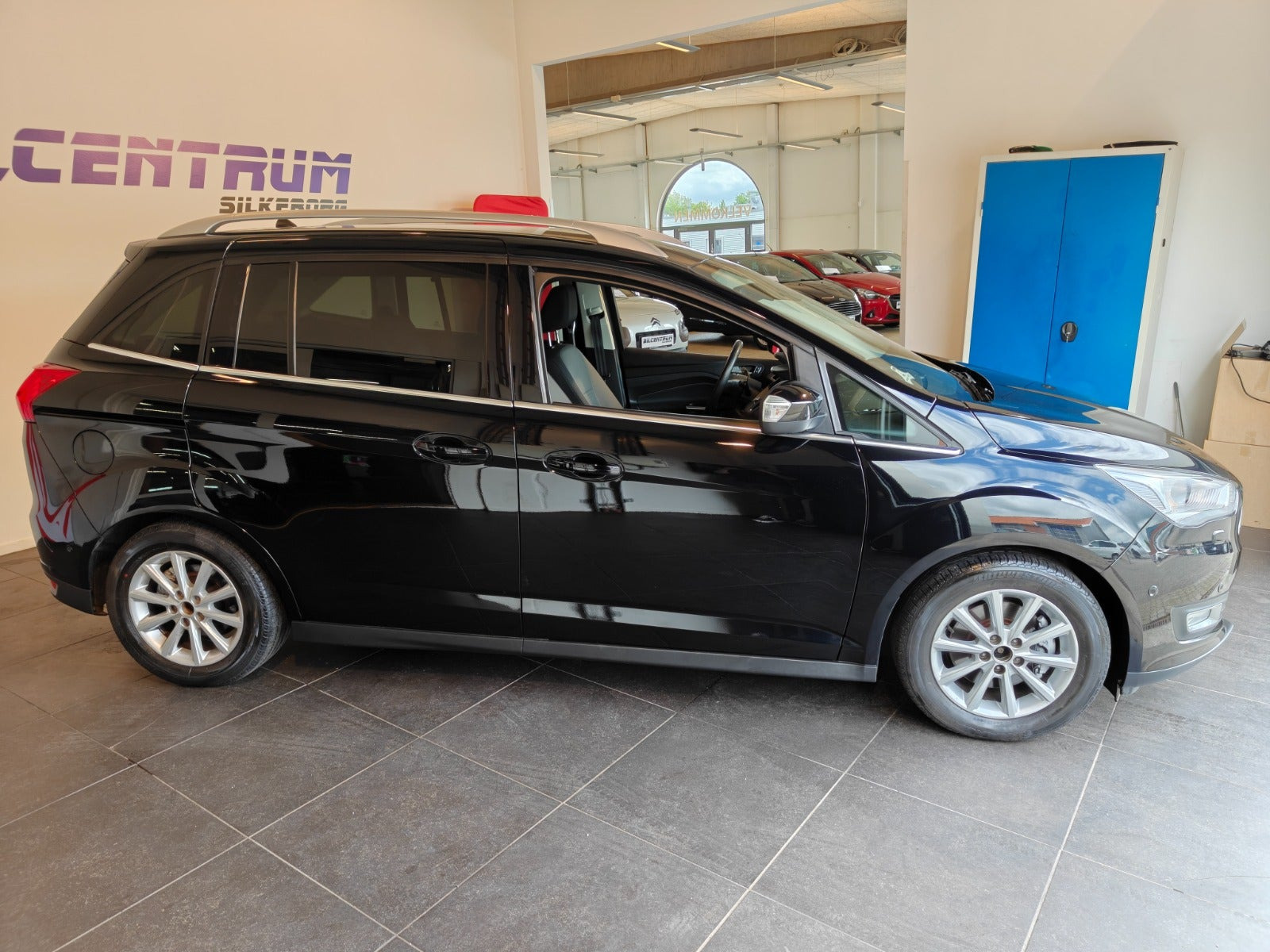 Sort Ford Grand C-Max fra 2018