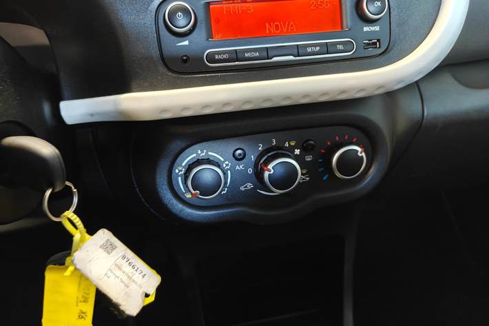 Gul Renault Twingo fra 2014