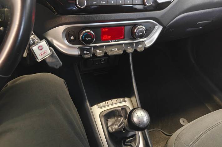 undefined Kia Rio fra 2015
