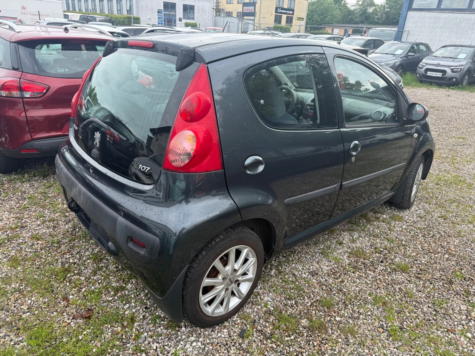 Grå Peugeot 107 fra 2008