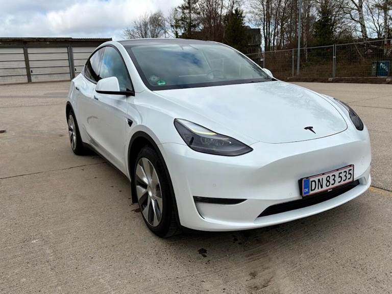 Tesla Model Y Long Range AWD