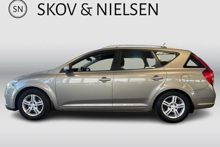 Beige Kia Ceed fra 2011