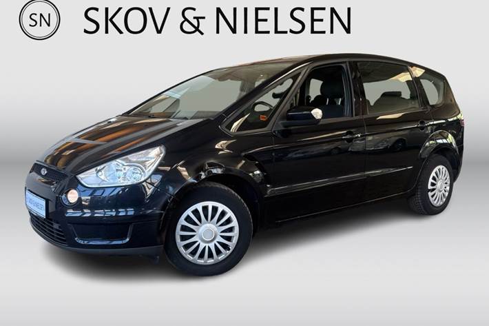 Sort Ford S-MAX fra 2010 set udefra