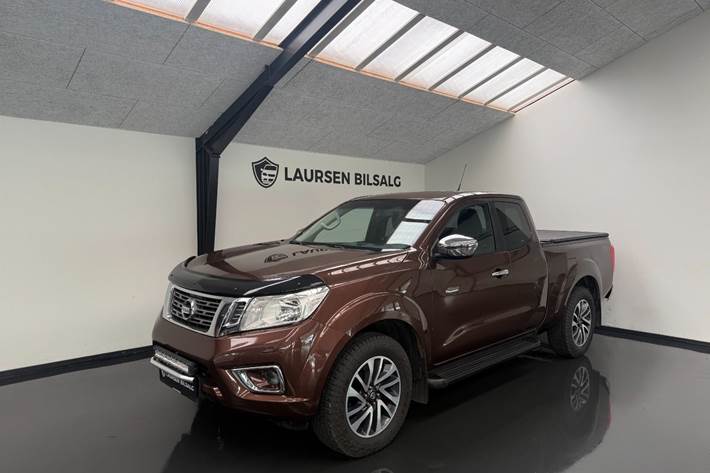 Brun Nissan Navara fra 2016