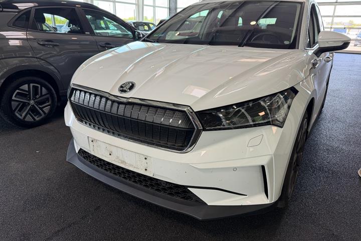 Hvid Skoda Enyaq fra 2021