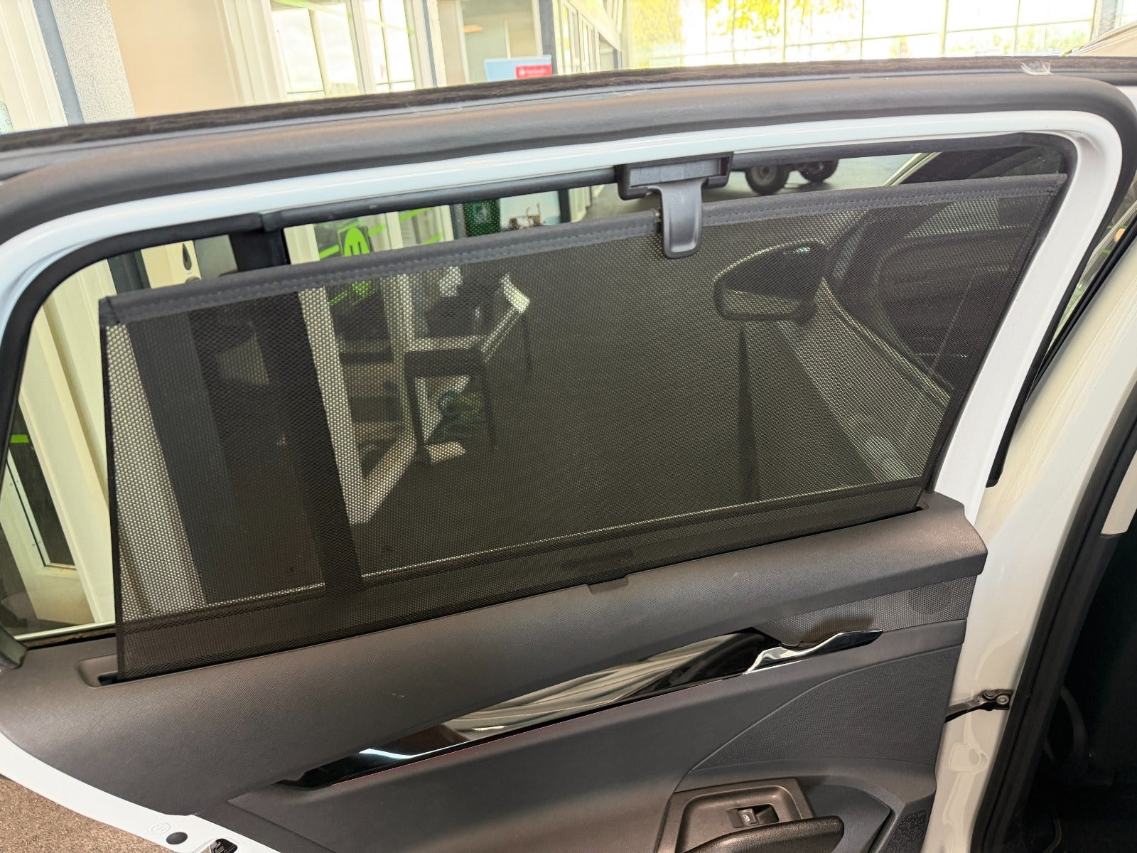 Hvid Skoda Enyaq fra 2021