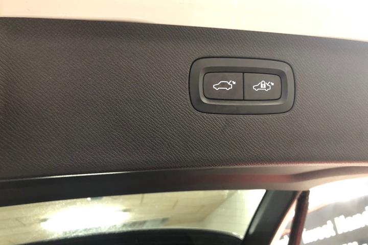 Hvid Volvo XC90 fra 2017