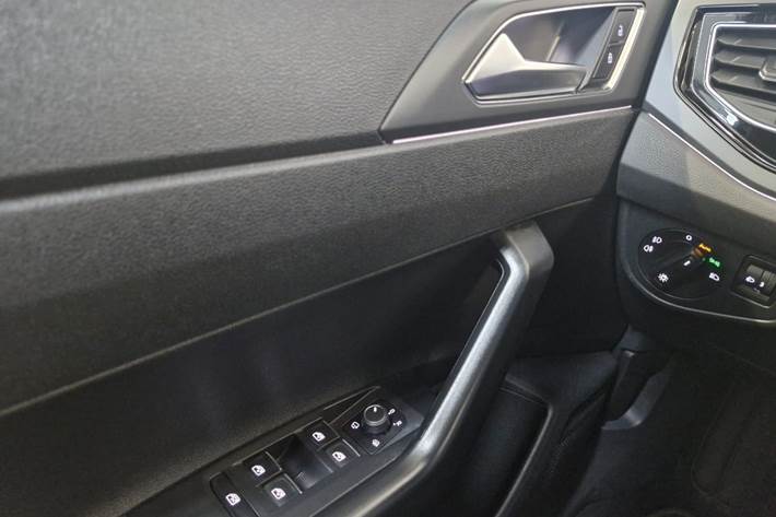 Grå VW Polo fra 2022