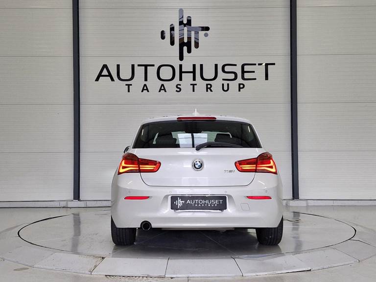 BMW 118i 1,5 Connected aut.