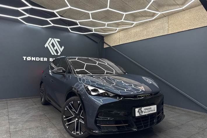 Blå Cupra Tavascan fra 2026