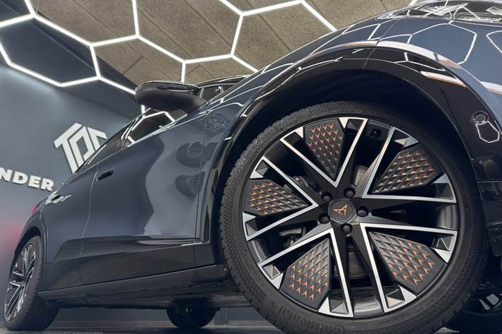 Blå Cupra Tavascan fra 2026