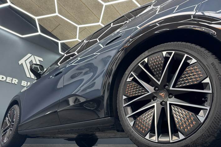 Blå Cupra Tavascan fra 2026