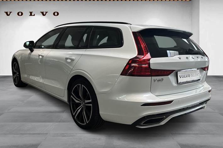 Hvid Volvo V60 fra 2021