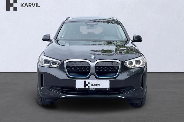 Grå BMW iX3 fra 2021