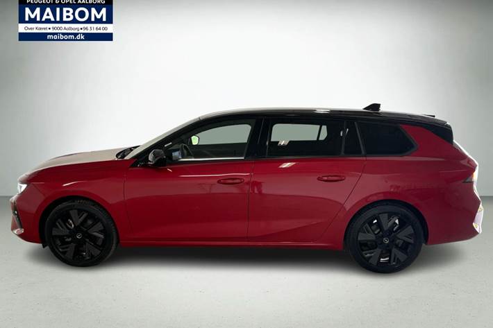 Rød Opel Astra-e fra 2024