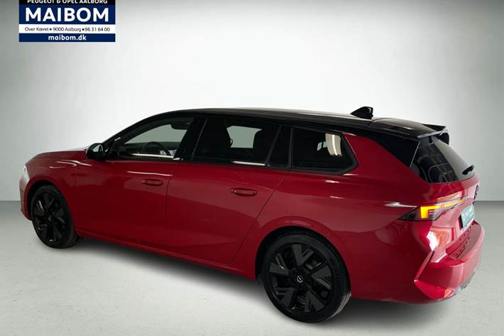 Rød Opel Astra-e fra 2024