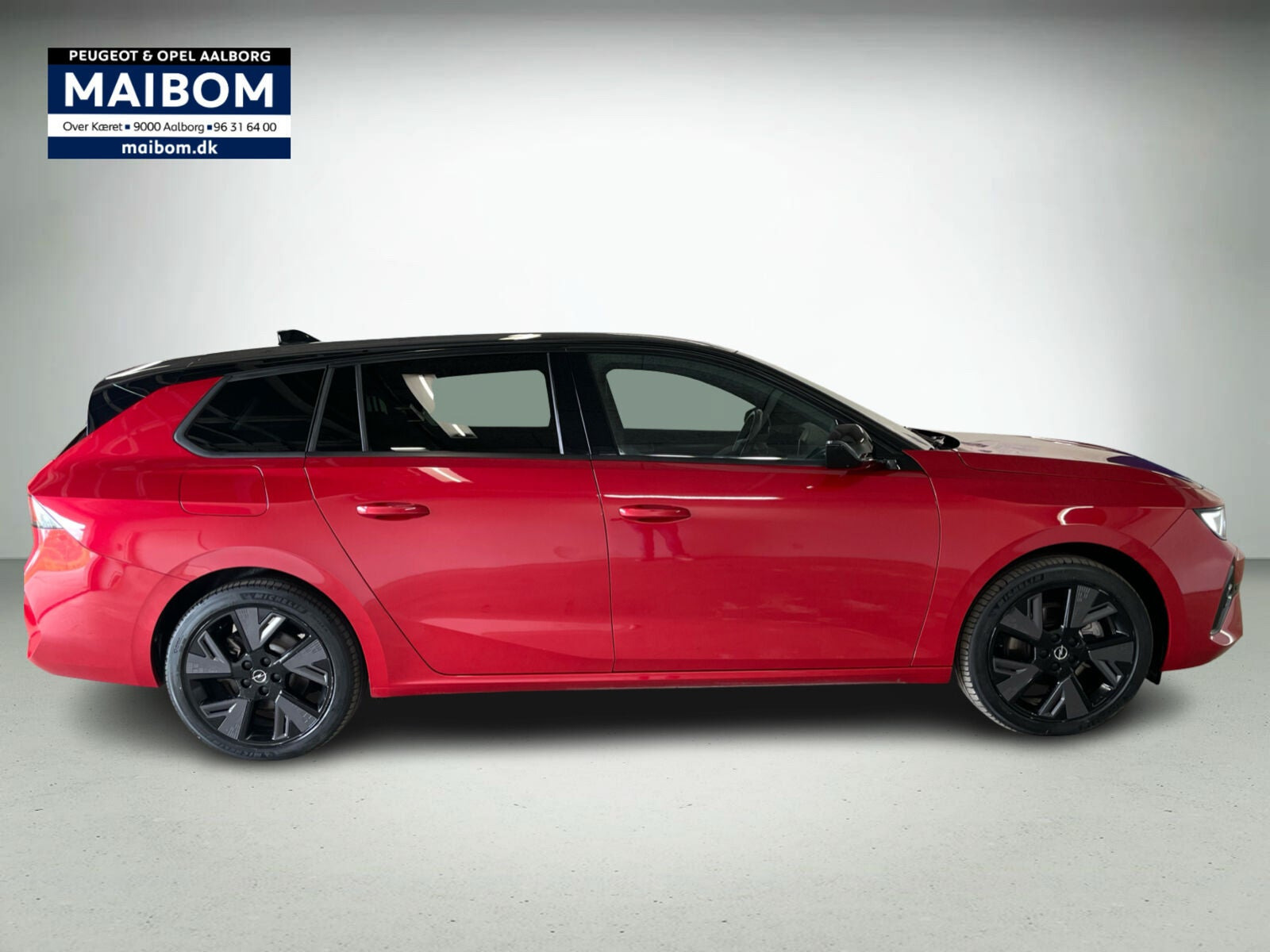 Rød Opel Astra-e fra 2024
