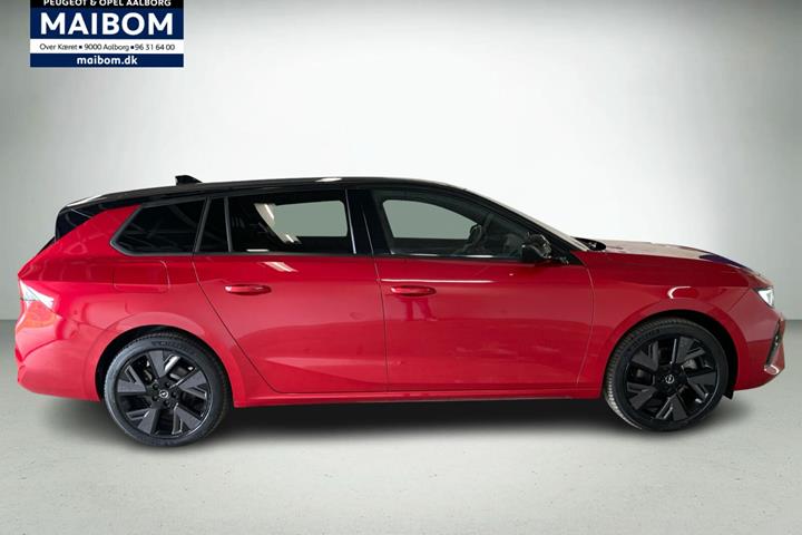 Rød Opel Astra-e fra 2024