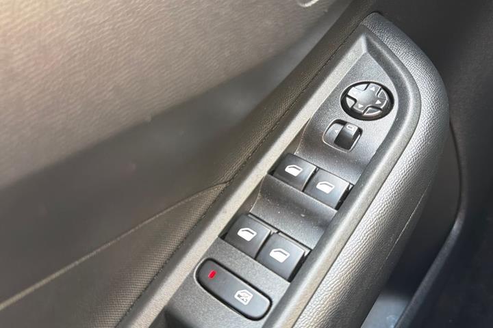 Sort Opel Frontera fra 2025
