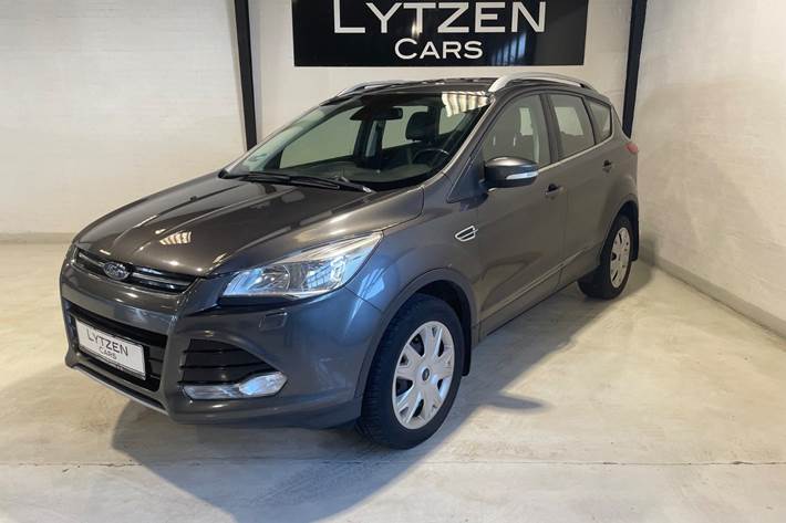 Grå Ford Kuga fra 2015