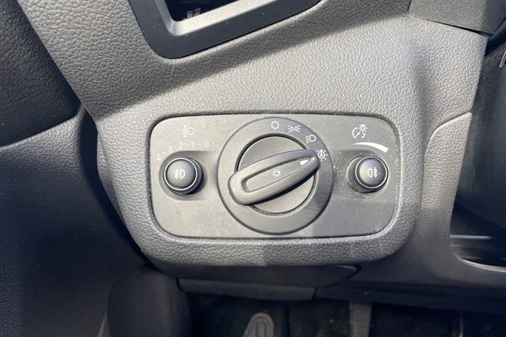 Grå Ford Kuga fra 2015