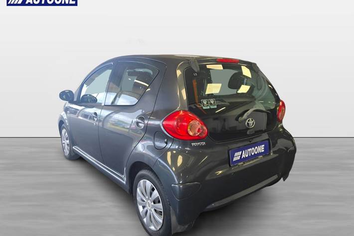 Sort Toyota Aygo fra 2008