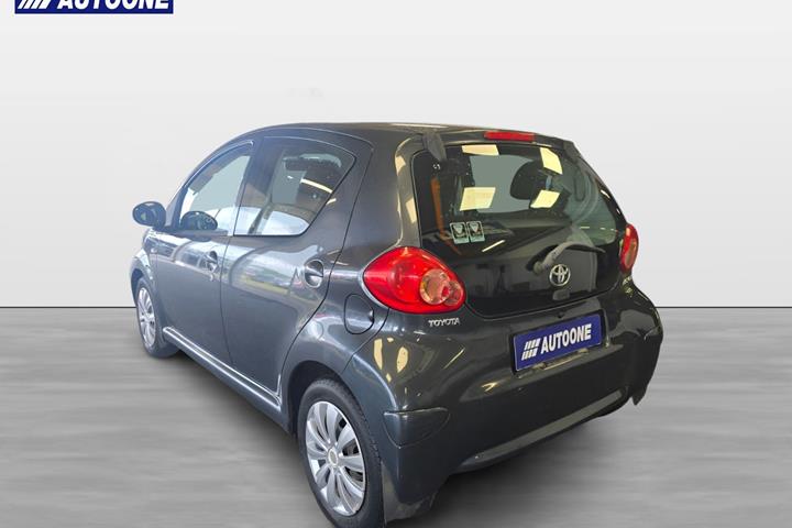 Sort Toyota Aygo fra 2008