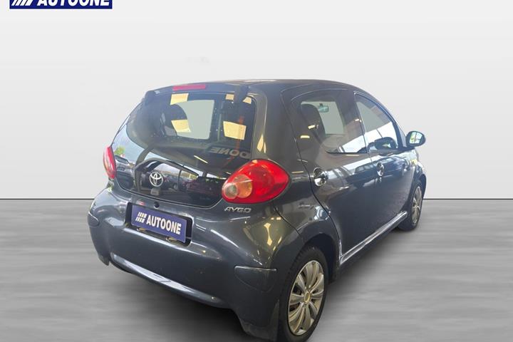 Sort Toyota Aygo fra 2008