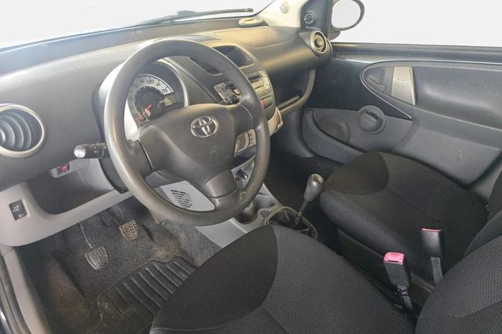 Sort Toyota Aygo fra 2008