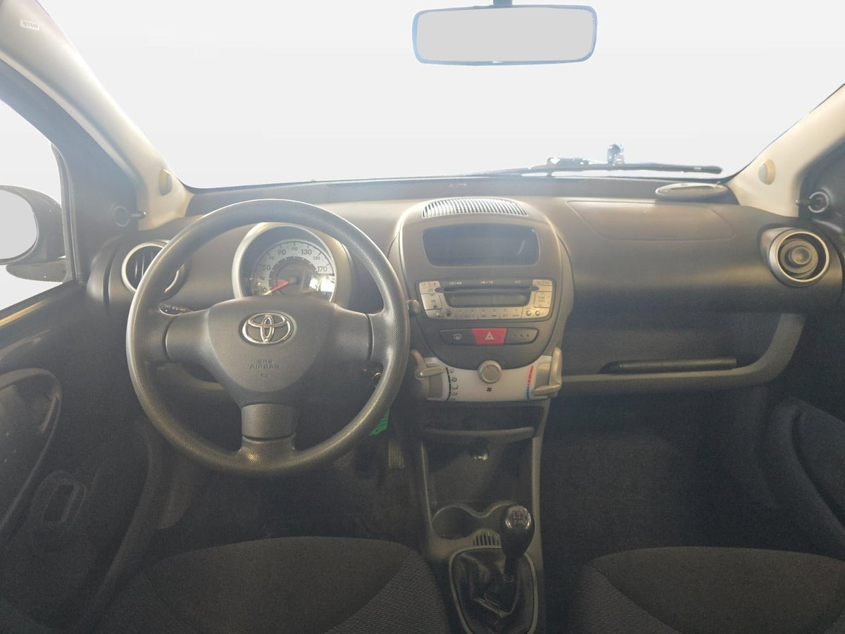 Sort Toyota Aygo fra 2008