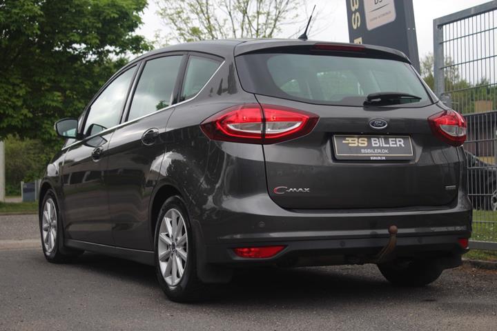 Grå Ford C-MAX fra 2015