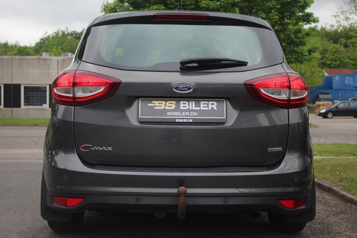Grå Ford C-MAX fra 2015
