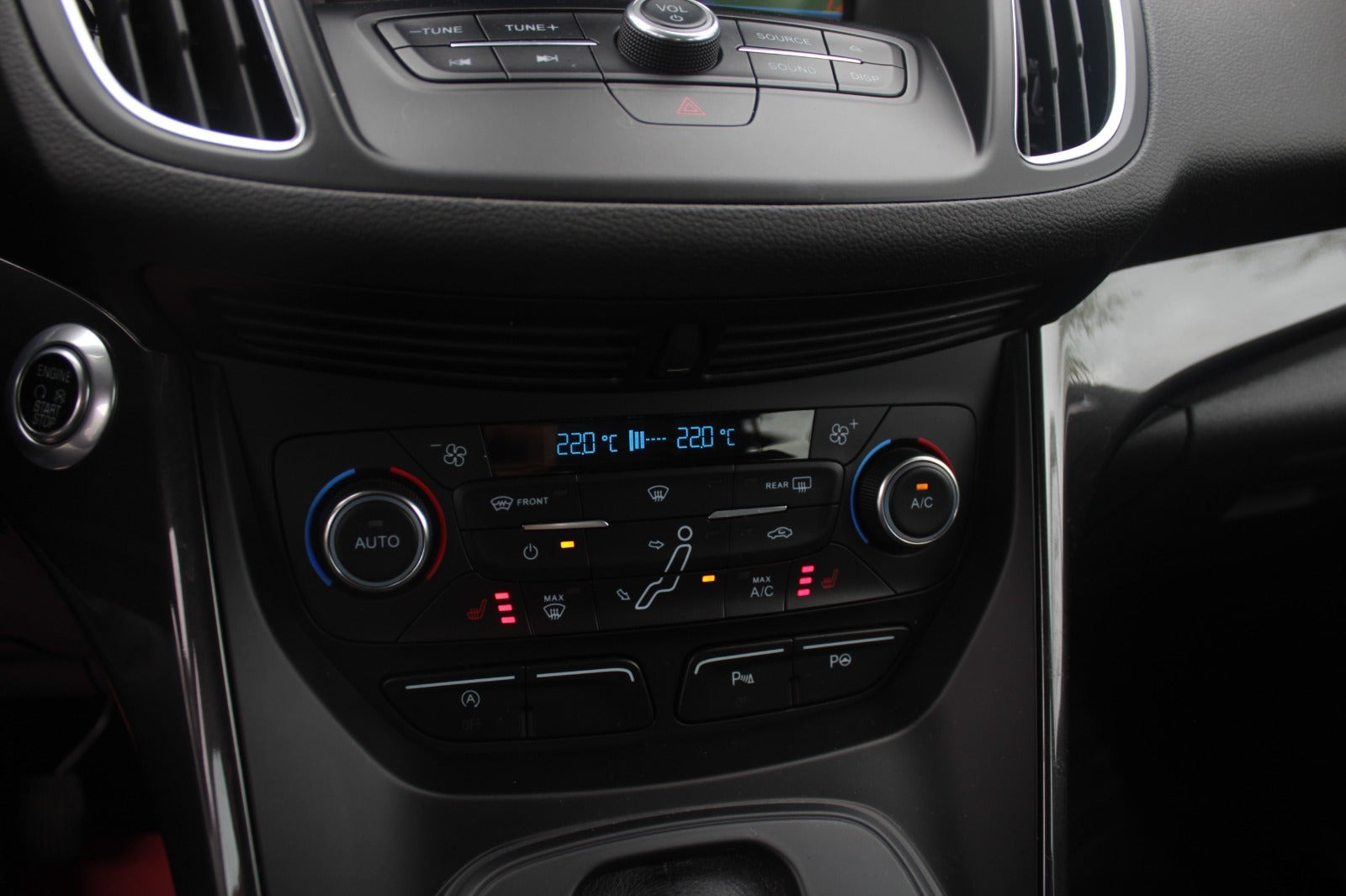 Grå Ford C-MAX fra 2015