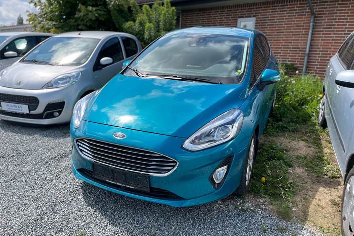 Blå Ford Fiesta fra 2018