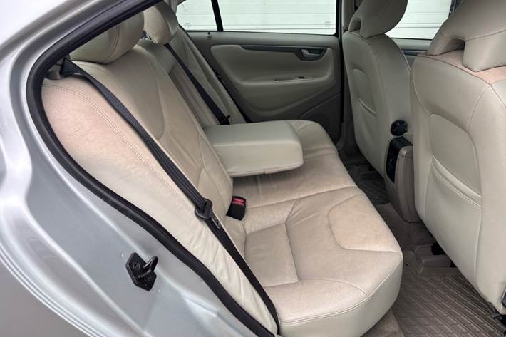 Sølv Volvo S60 fra 2005