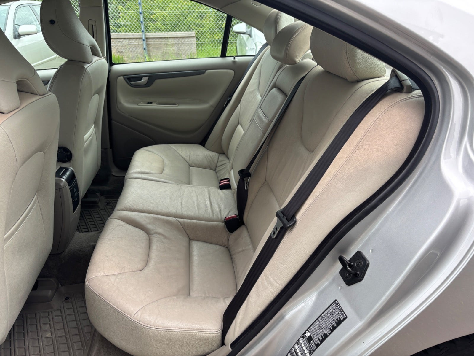 Sølv Volvo S60 fra 2005