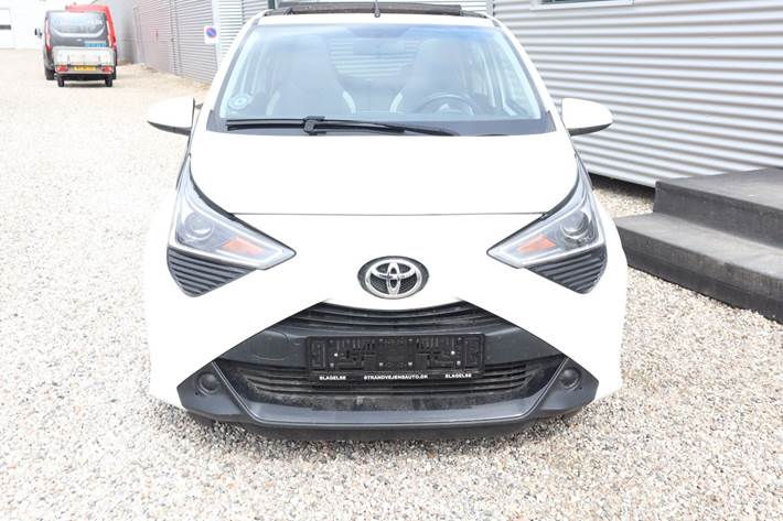 Hvid Toyota Aygo fra 2019