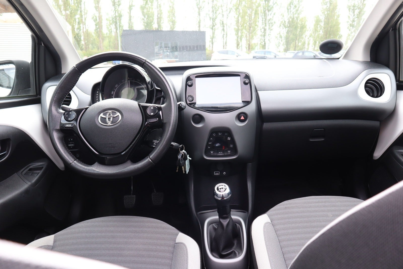 Hvid Toyota Aygo fra 2019