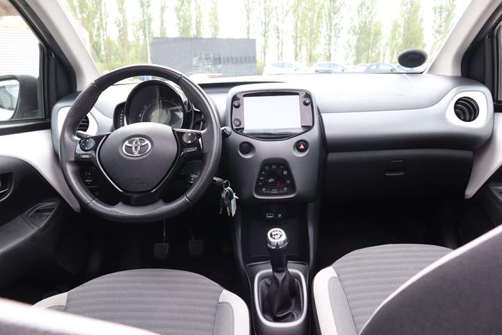 Hvid Toyota Aygo fra 2019