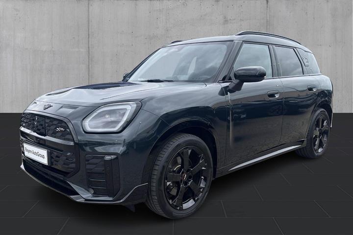 Grå Mini Countryman SE fra 2025 set udefra