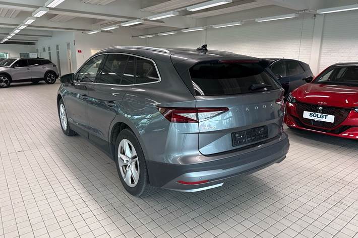 Grå Skoda Enyaq fra 2024