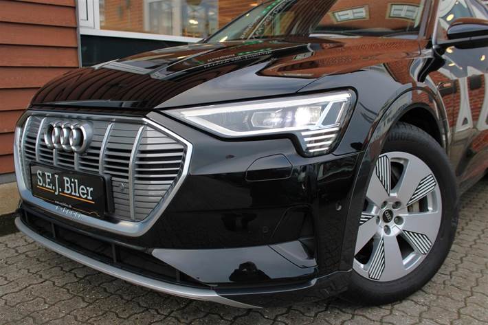 Sort Audi e-tron fra 2023