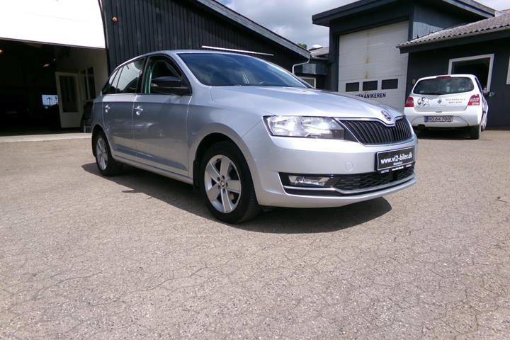 Sølv Skoda Rapid fra 2018