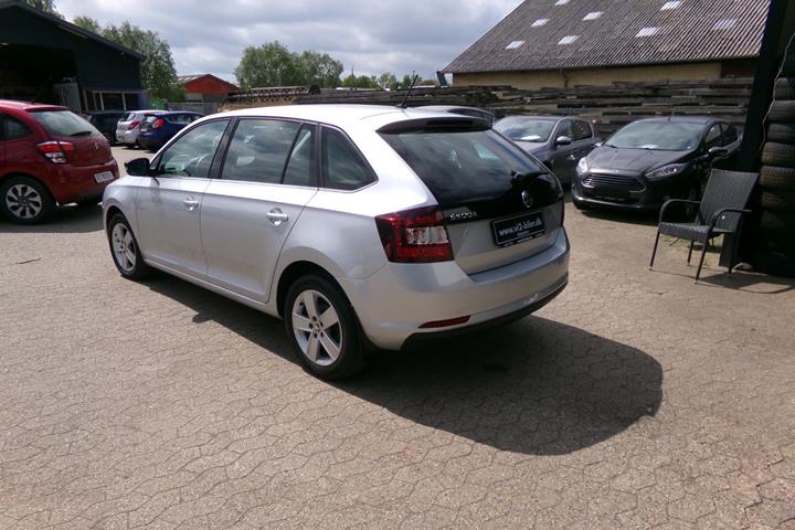 Sølv Skoda Rapid fra 2018
